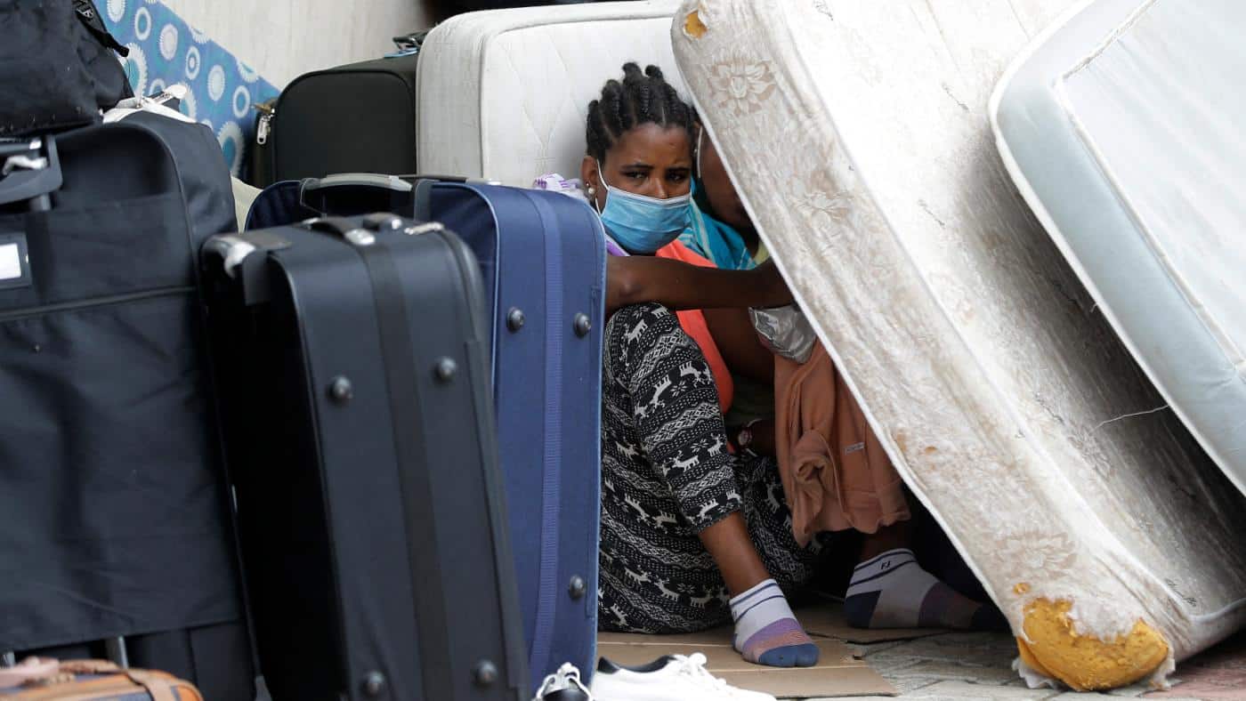 انتهاكات جسدية وجنسية تتعرض لها عاملات المنازل الكينيات في السعودية ودول الخليج انتهاكات بحق عاملات المنازل الكينيات في دول الخليج وخاصة في السعودية