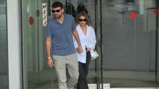 كلارا شيا وبيكيه في المحكمة 