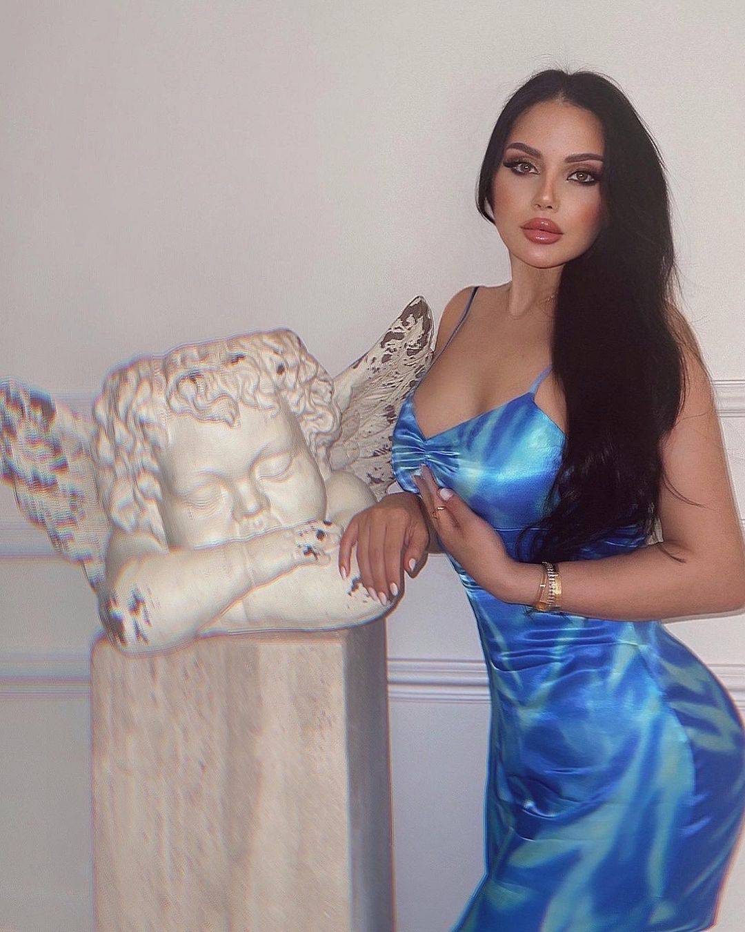 زينب فياض بقميص نوم بيبي دول