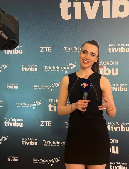 إطلالة مثيرة للتركية ايجيم دينكشال