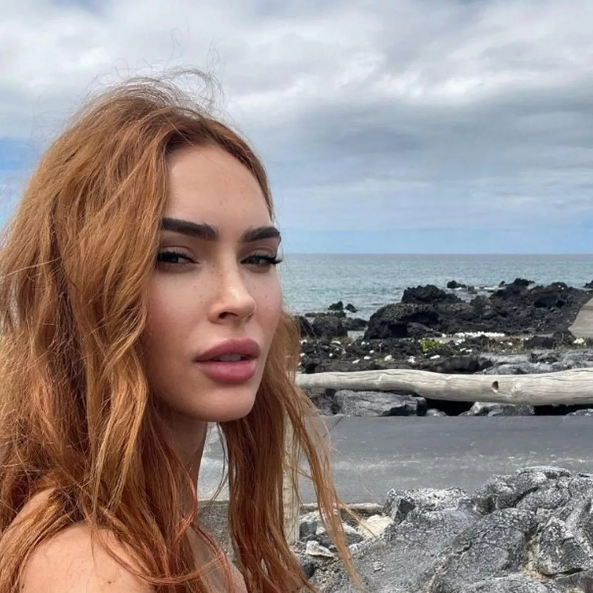 ميغان فوكس شبه عارية على البحر ومتابعوها في حالة صدمة! (شاهد) ميغان فوكس شبه عارية على البحر ومتابعيها في حالة صدمة! (شاهد) watanserb.com