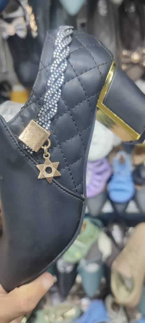 دخول وتداول البضائع الإسرائيلية تحمل شعار الصهيونية