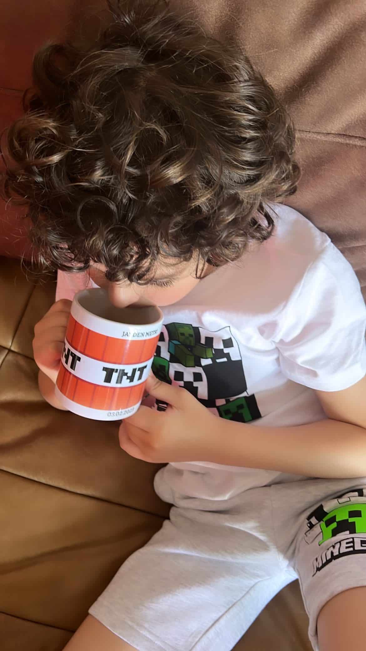 ميريام فارس بالمايوه