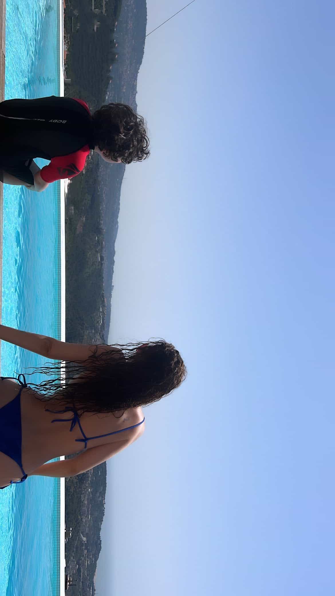 ميريام فارس بالمايوه