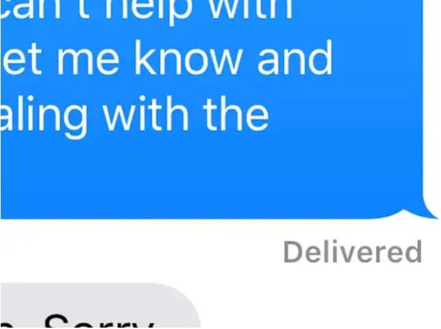 عندما ترسل رسالة iMessage إلى شخص ما، سترى حالة التسليم أسفلها مباشرة