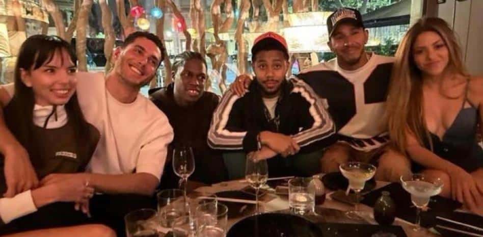 ظهرت شاكيرا ولويس هاميلتون في حفل في برشلونة