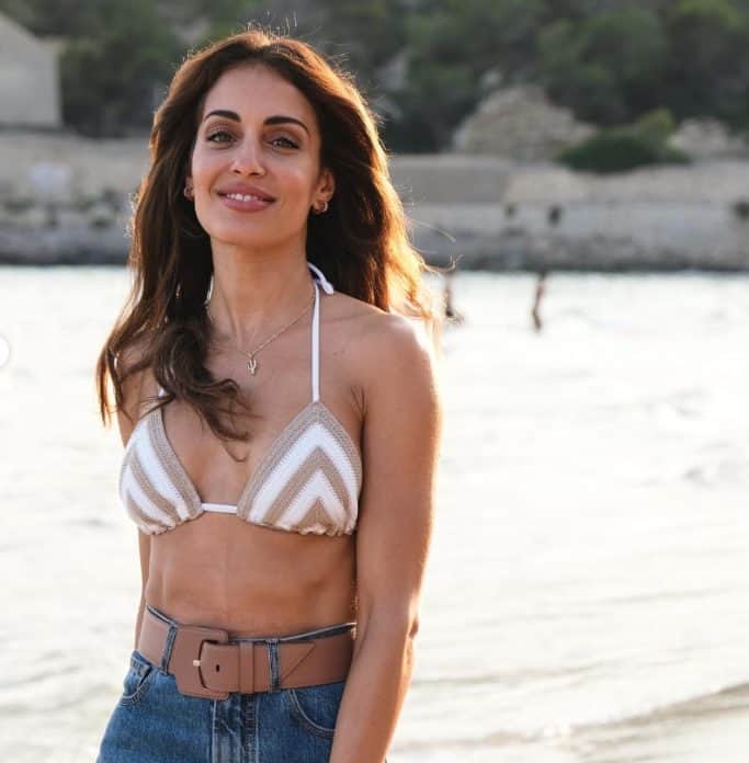 هبة عبوك بحمالة صدر