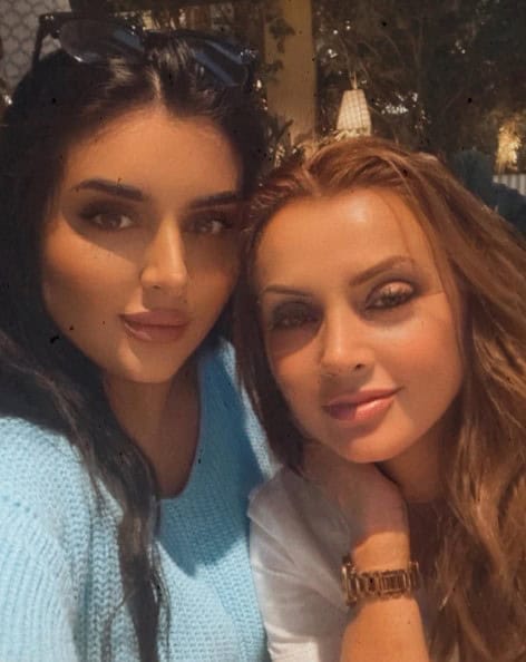 الشيخة مهرة وزوي غريغوراكوس