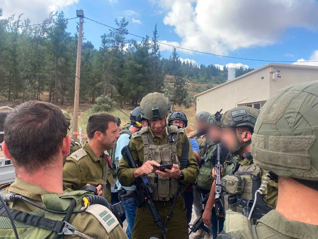 قائد فرقة الضفة وقائد "لواء بنيامين" وقادة آخرون أجروا تقييما للوضع بعد عملية "عيلي"