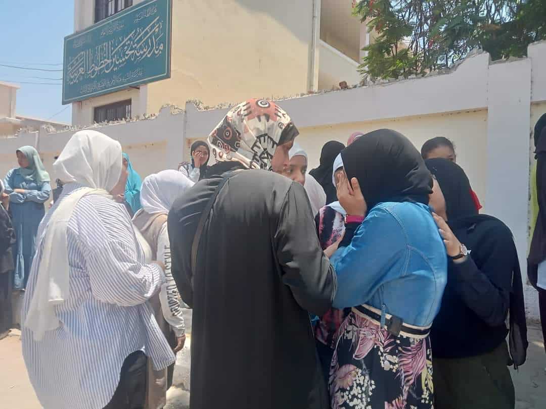 سقوط طالبة ثانوي من علو بعد امتحان الكيمياء