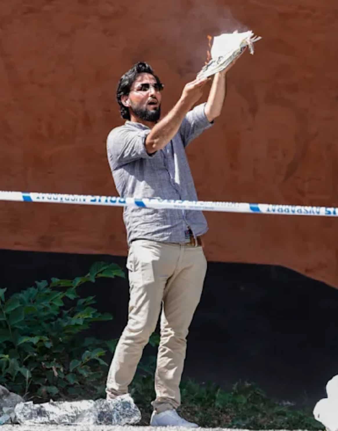 حرق المصحف أمام مسجد في السويد