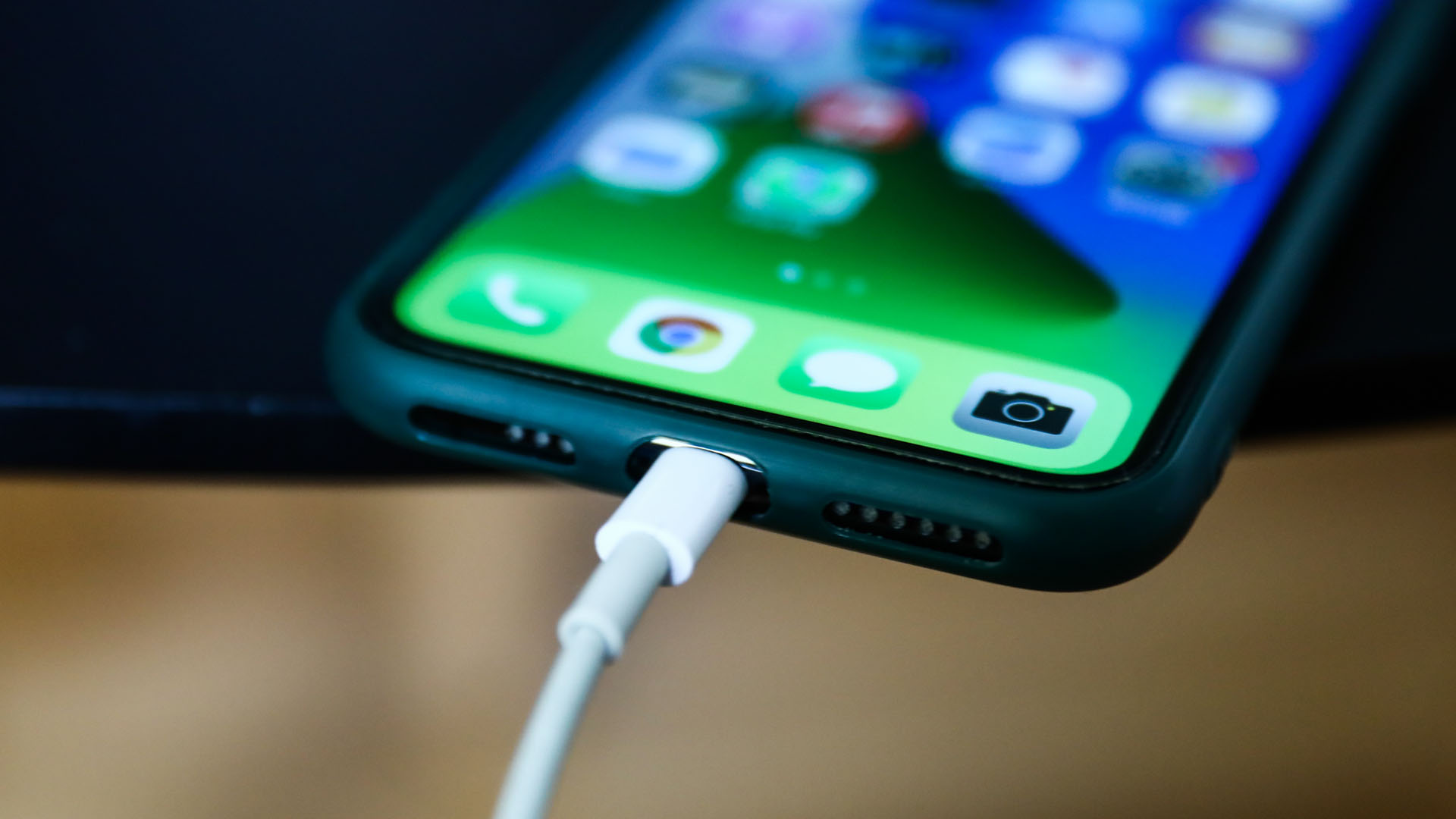 بطارية آيفون