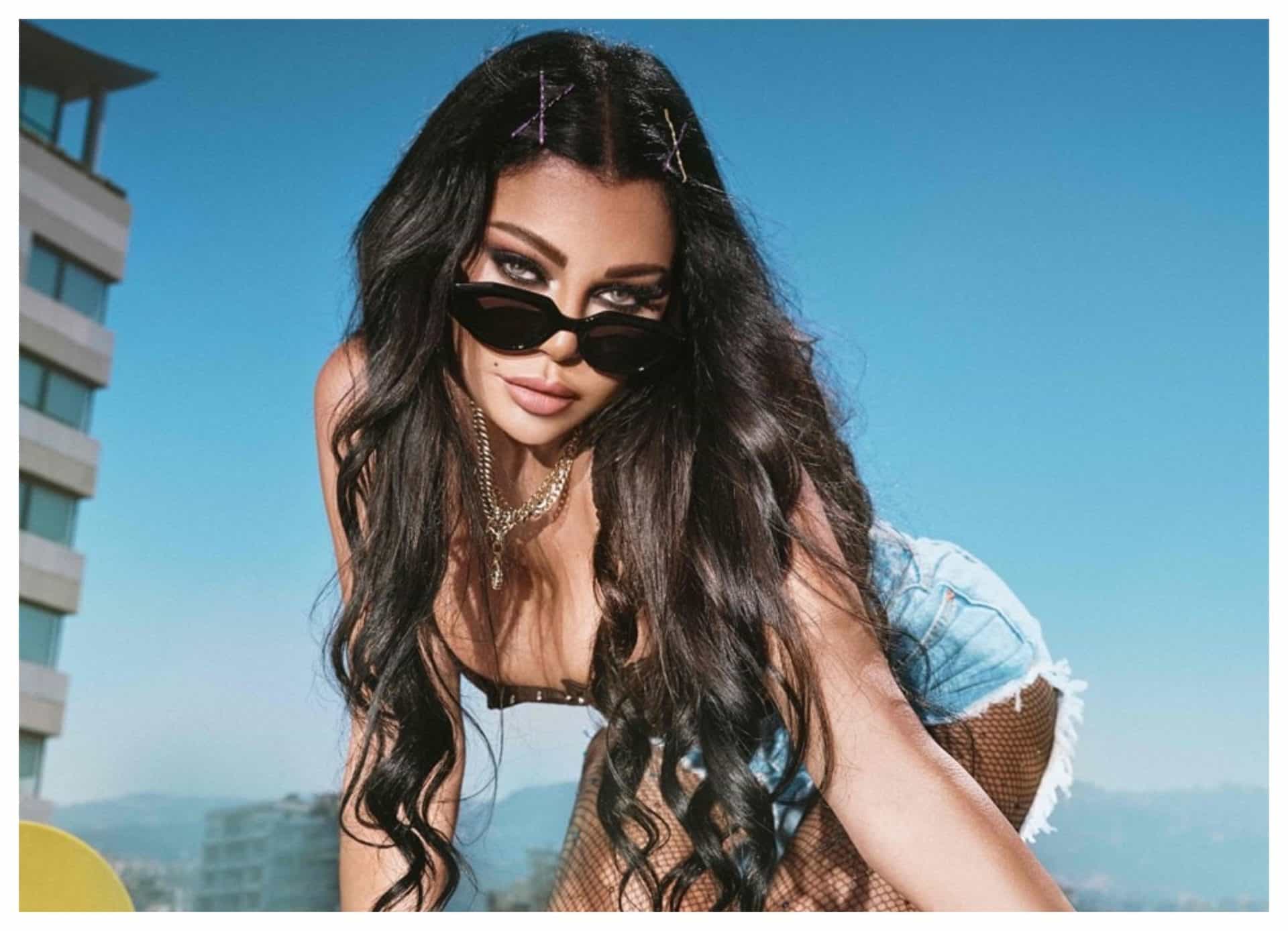 هيفاء وهبي لا تمانع الزواج مجدداً.. صفتان فقط تريدهما بفارس أحلامها (فيديو) هيفاء وهبي لا تمانع الزواج مجدداً.. وصفتين فقط تريدهما بفارس أحلامها (فيديو)