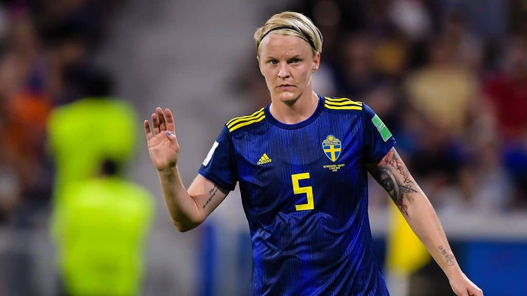 اللاعبة السابقة في منتخب السويد لكرة القدم نيلا فيشر