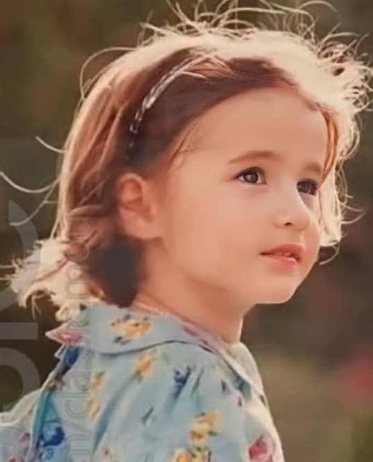 رجوة آل سيف في طفولتها 