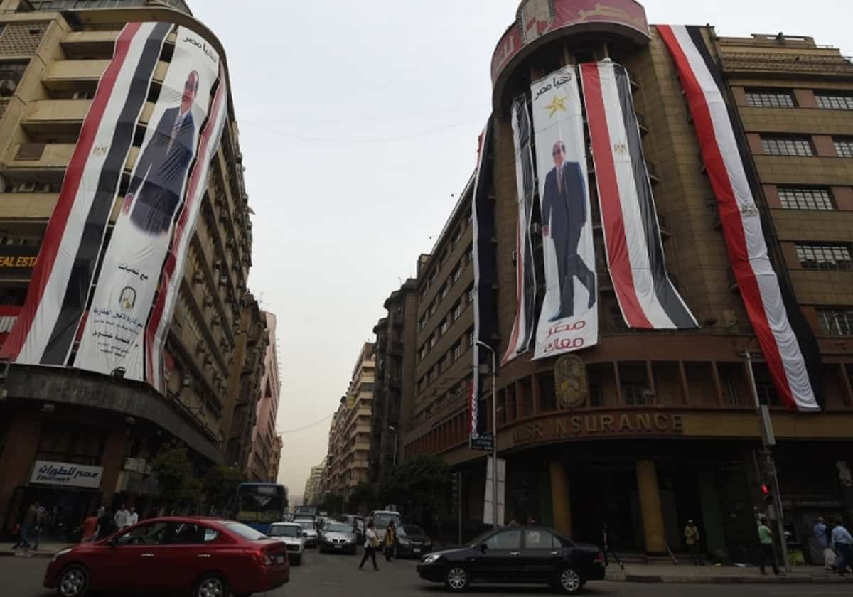 السيسي يرغب في تبكير موعد الانتخابات وعباس كامل يراقب هذه السيدة لتنافسه السيسي يرغب في تبكير موعد الانتخابات وعباس كامل يراقب هذه السيدة لتنافسه