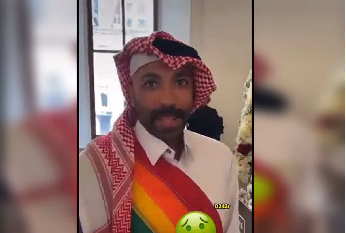 قطري مثلي الجنس يروج لميوله علنا بالزي الخليجي في أمريكا (فيديو) الطبيب القطري مثلي الجنس ناصر محمد