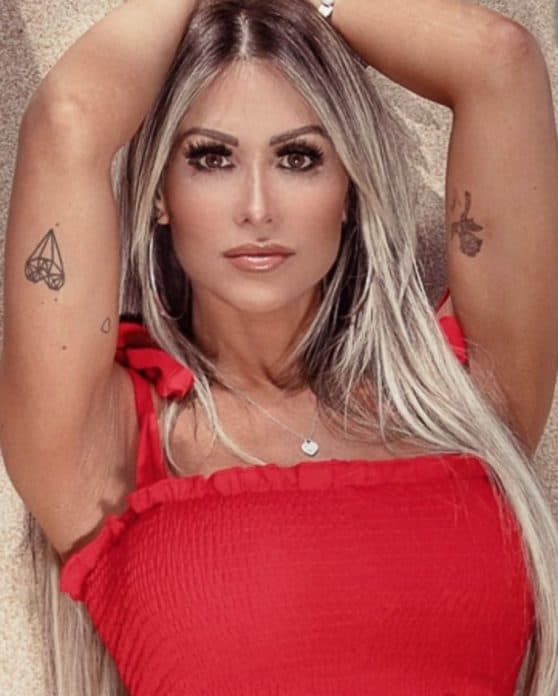 العارضة ليجيا فازيو خضعت للعمليات الجراحية في عيادة سرية وغير معترف بها