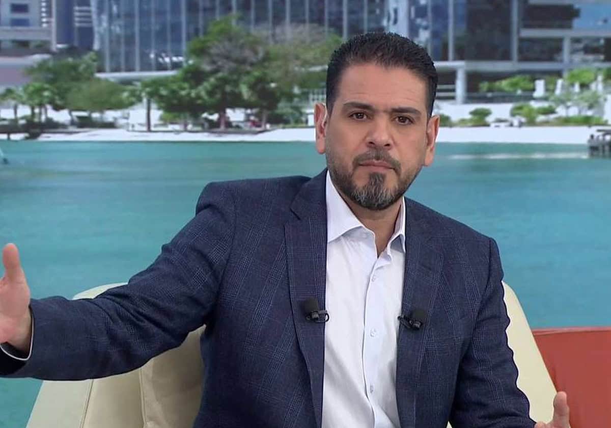 “بكى على الهواء”.. ابنة الإعلامي الكويتي “عادل عيدان” تفاجئه بـ لحظات مؤثرة في عيد الأب "بكى على الهواء".. ابنة الإعلامي الكويتي "عادل عيدان" تفاجئه بـ لحظات مؤثرة في عيد الأب