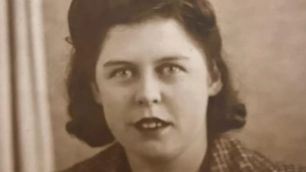  السيدة دانيال