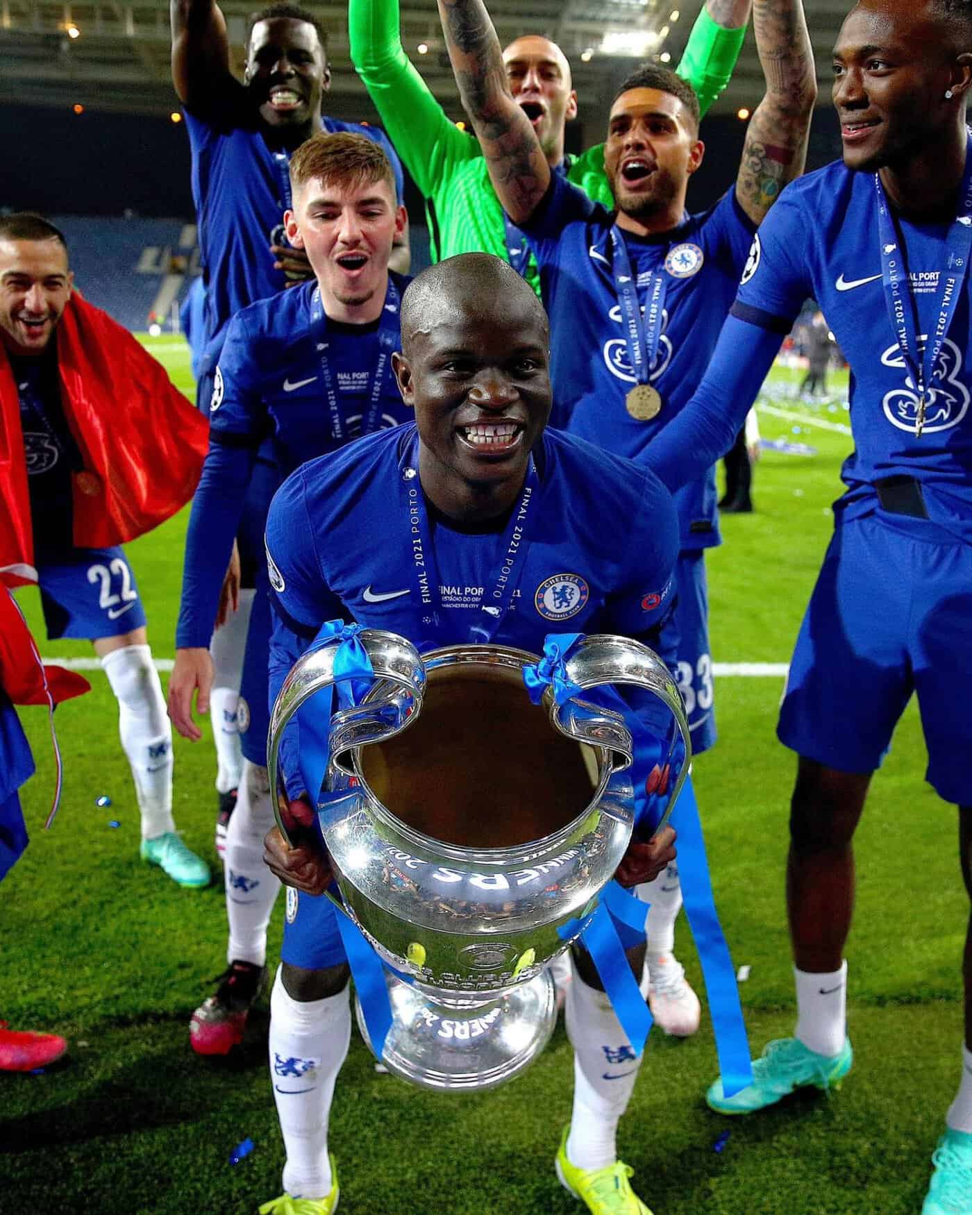 كانتي لاعب تشيلسي السابق