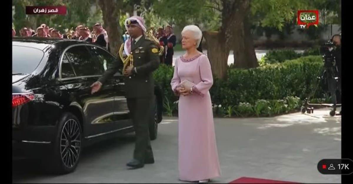 قاهرة الزمن.. هكذا بدت الأميرة منى الحسين في سن الـ 82 منى الحسين watanserb.com