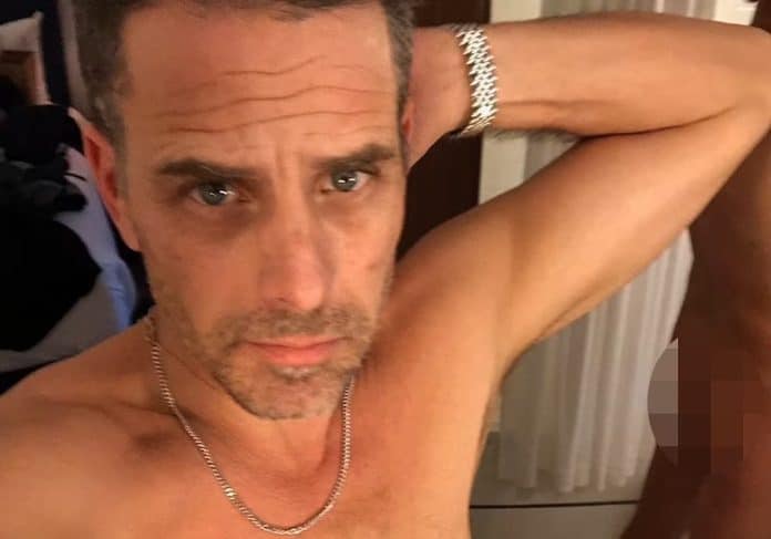 هانتر بايدن عاري