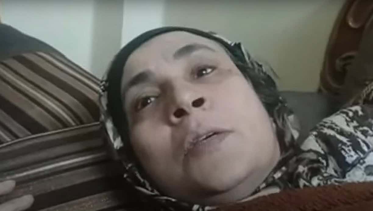 من الصدمة .. هذا ما حدث لوالدة قاتل نيرة أشرف بعدما علمت بإعدامه! والدة قاتل نيرة أشرف تفقد النطق بعد إعدامه