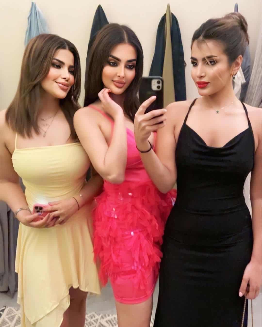 رومي القحطاني وشقيقاتها