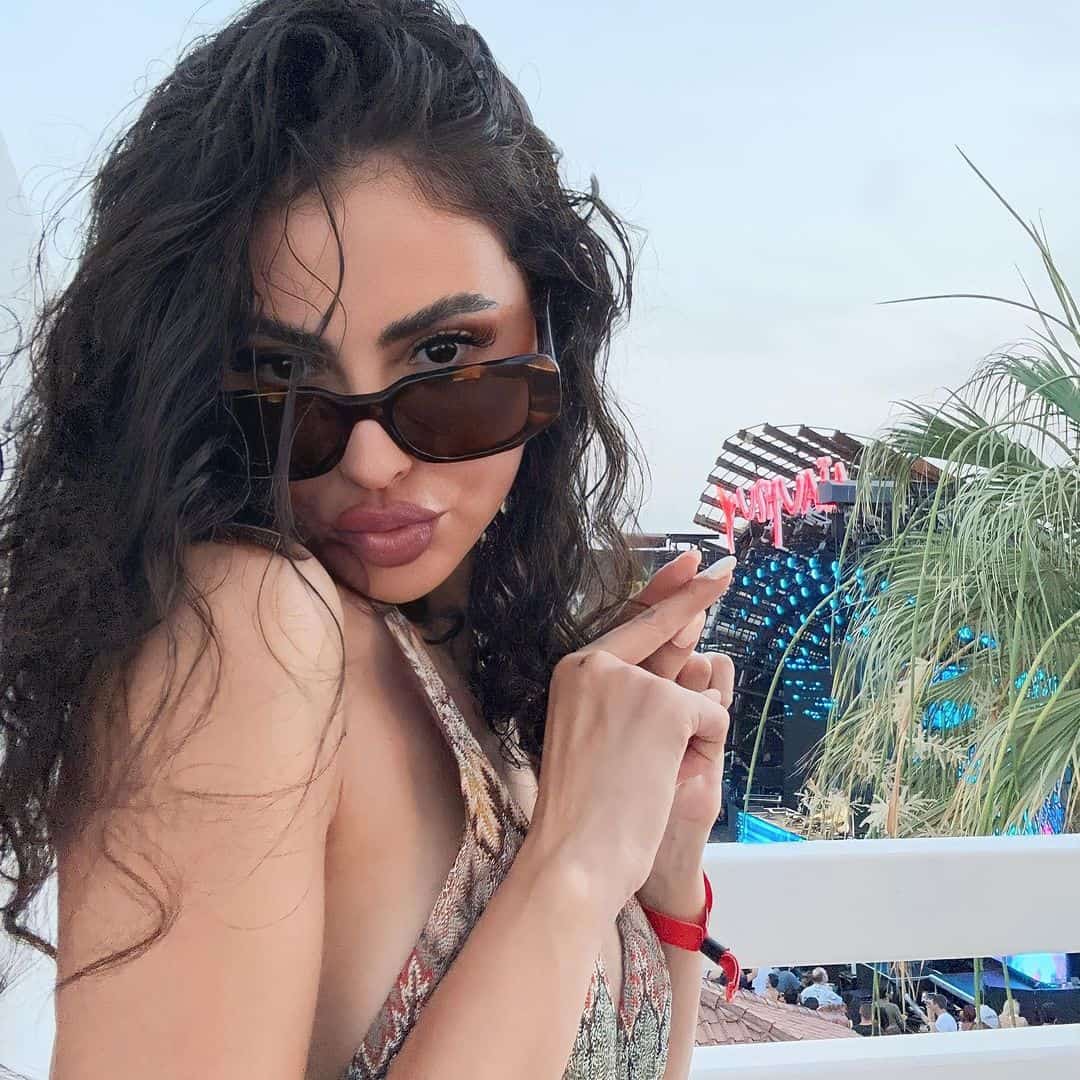 مريم حسين في أبيزا