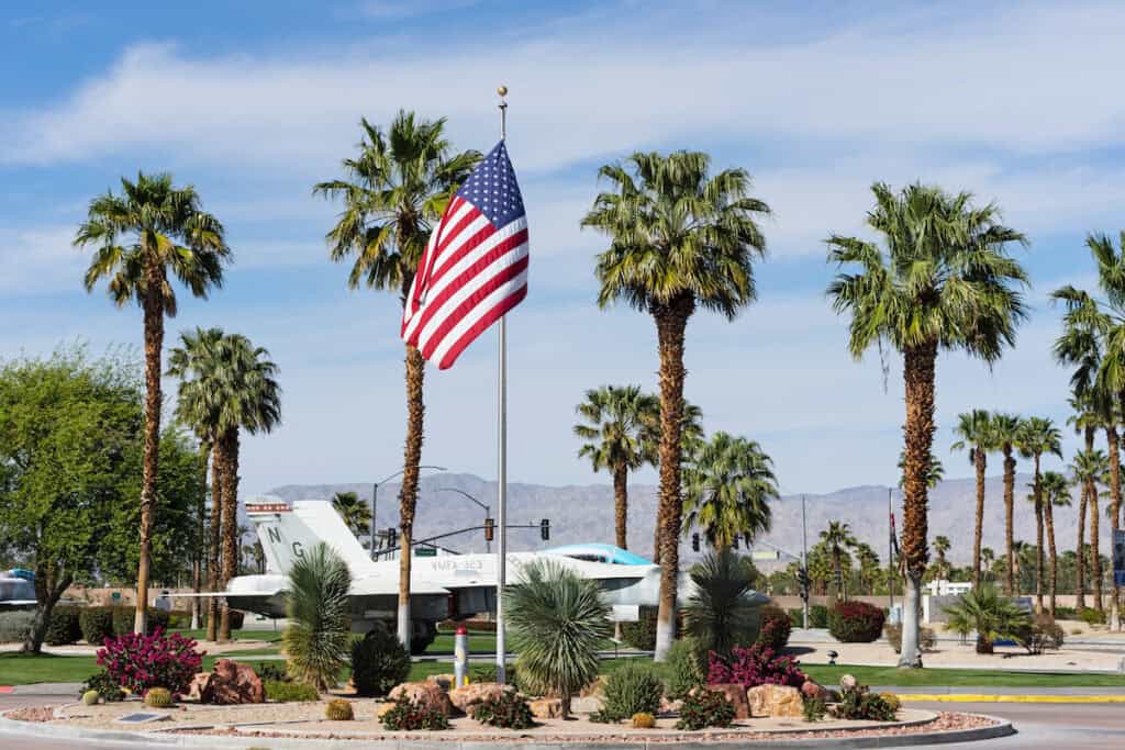 مطار بالم سبرينغز الدولي