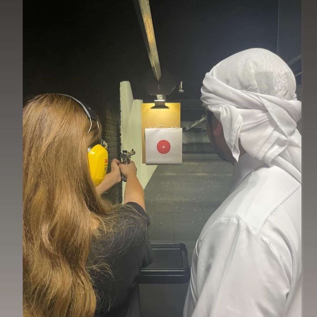 ابنة حاكم دبي و زوجها في نادي جبل علي للرماية