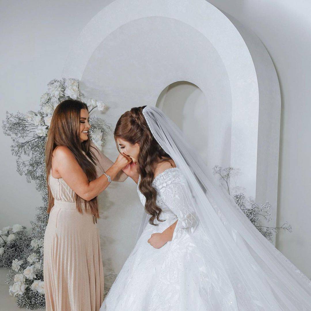 زفاف الشيخة مهرة ووالدتها 