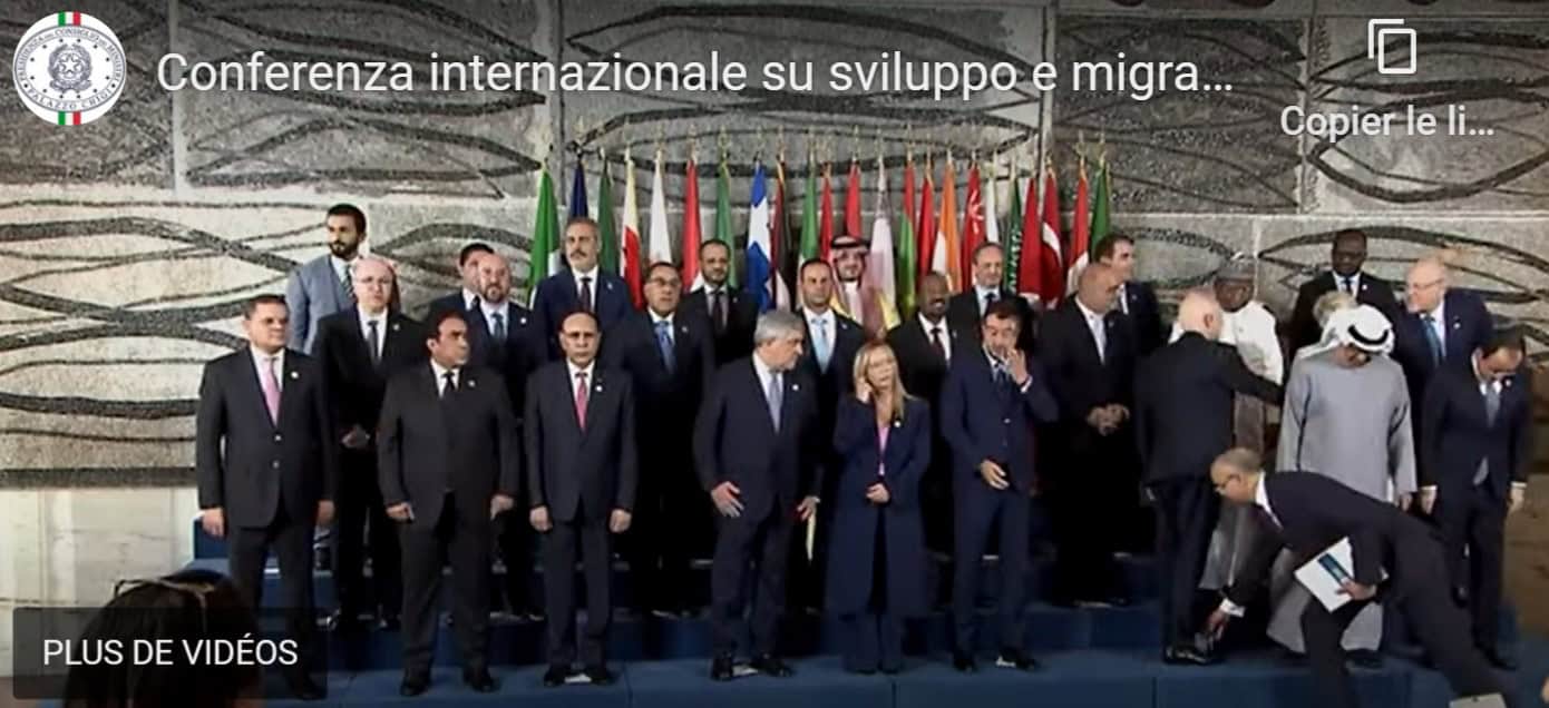 استغراب واستهجان الرئيس الإماراتي محمد بن زايد من تصرف نوفل هدية، حيث ظهر غير مصدقا لما يراه، بحسب المزاعم.