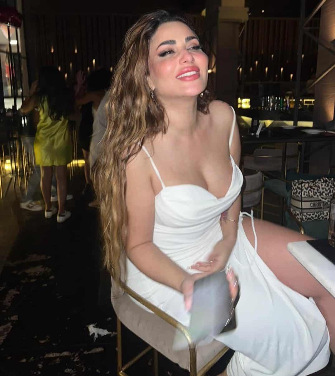 ندى الكامل وصديقتها