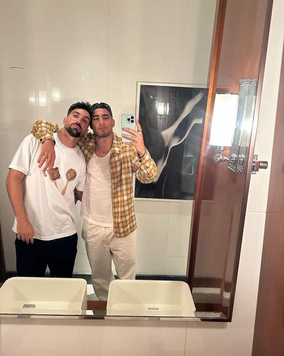 خوسيه ماريا ريلوسيو وأشرف حكيمي 