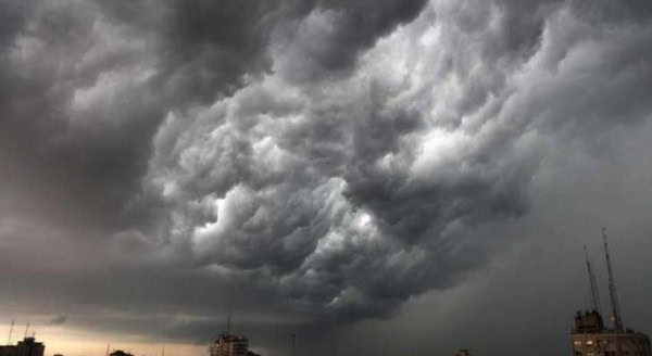 منخفض جوي يضرب سلطنة عمان