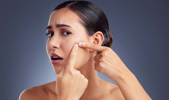 أضرار المناشف على الوجه