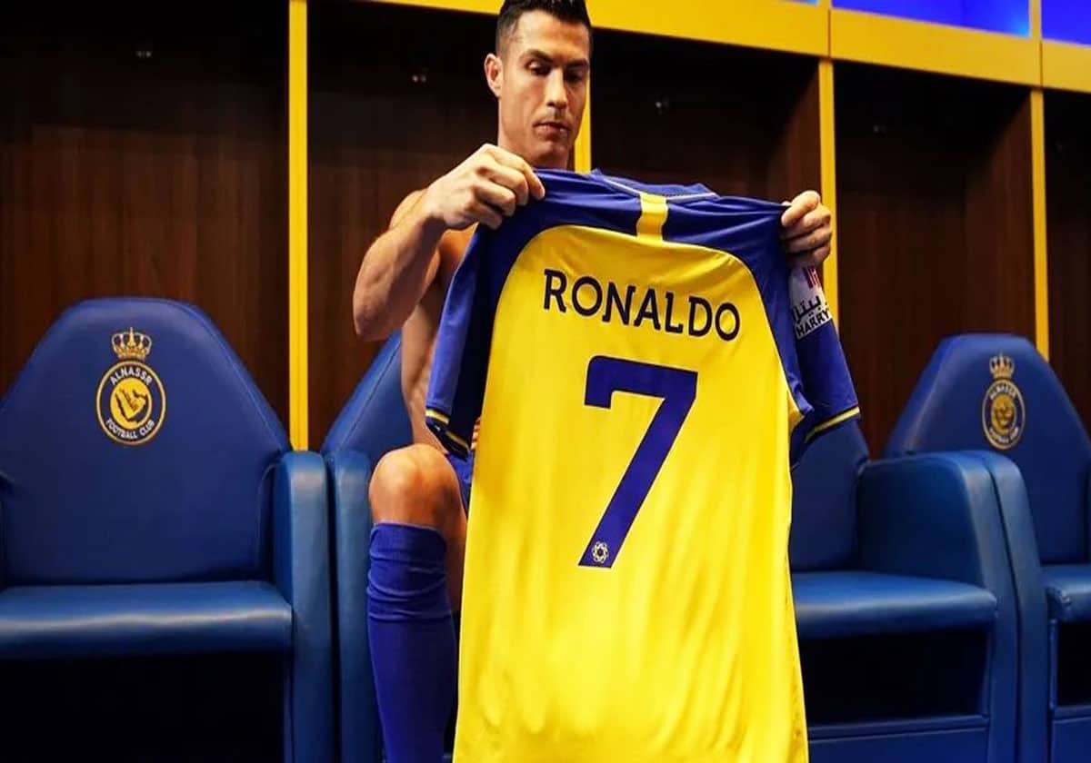 رونالدو في الصدارة .. تعرف على أغلى الرواتب السنوية في الدوري السعودي أغلى الرواتب السنوية في الدوري السعودي الممتاز
