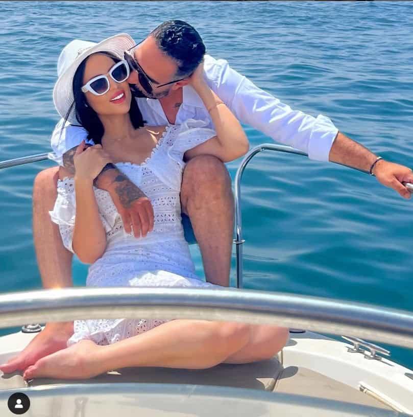 ابتسام بطمة شقيقة دنيا بطمة وزوجها