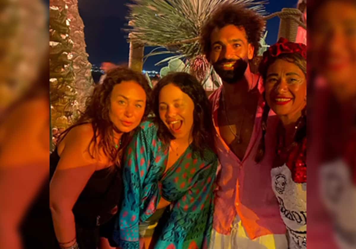 تالا ابنة إنجي علي بملابس جريئة في أحضان محمد صلاح (شاهد) تالا ابنة إنجي علي بملابس جريئة في أحضان محمد صلاح