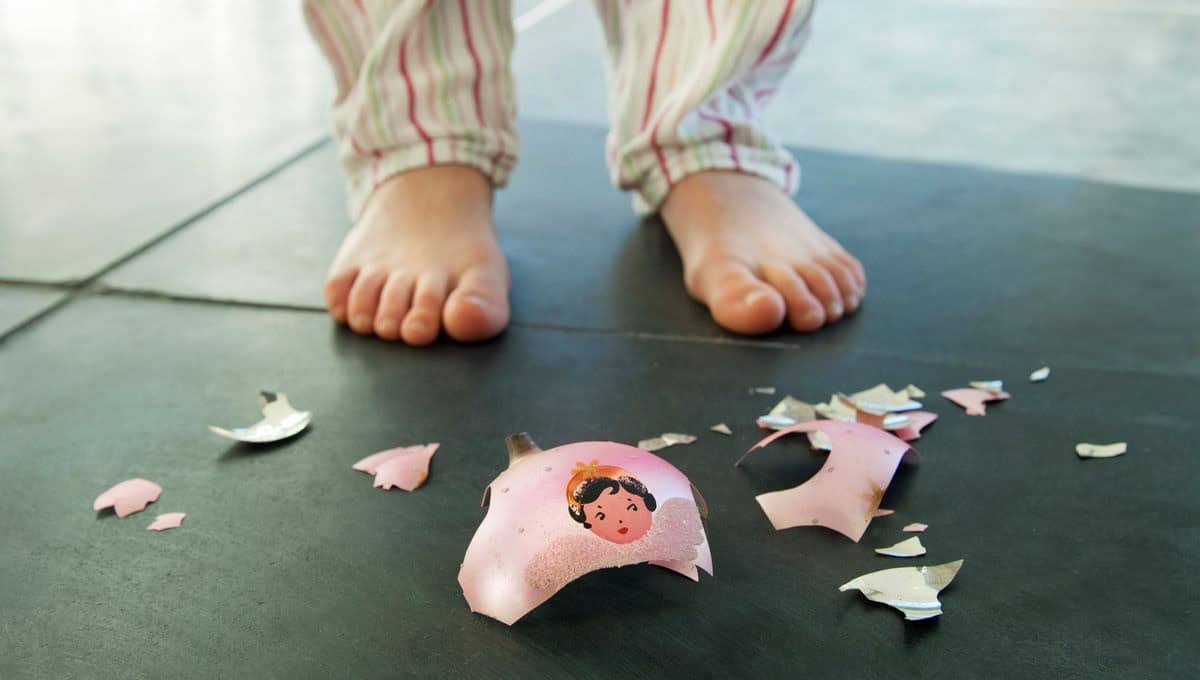 الاضطراب يظهر بشكل متكرر عند الأولاد، مع بعض السمات المشتركة التي توجد بشكل عام في جميع المصابين بعسر الأداء الحركي.