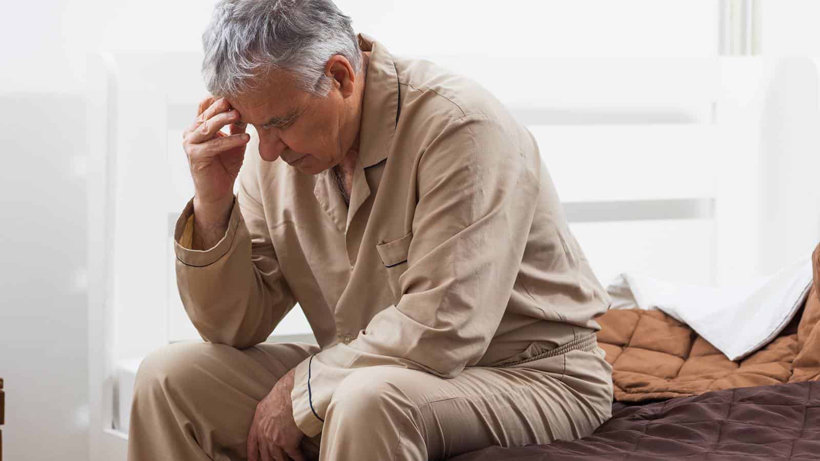 الشعور المزعج بأنه يتم مراقبتك عندما لا يكون أحد حولك أحد أعراض مرض باركنسون المبكرة