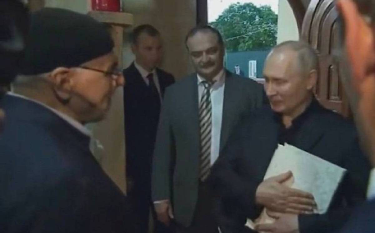 بوتين يحتضن القرآن