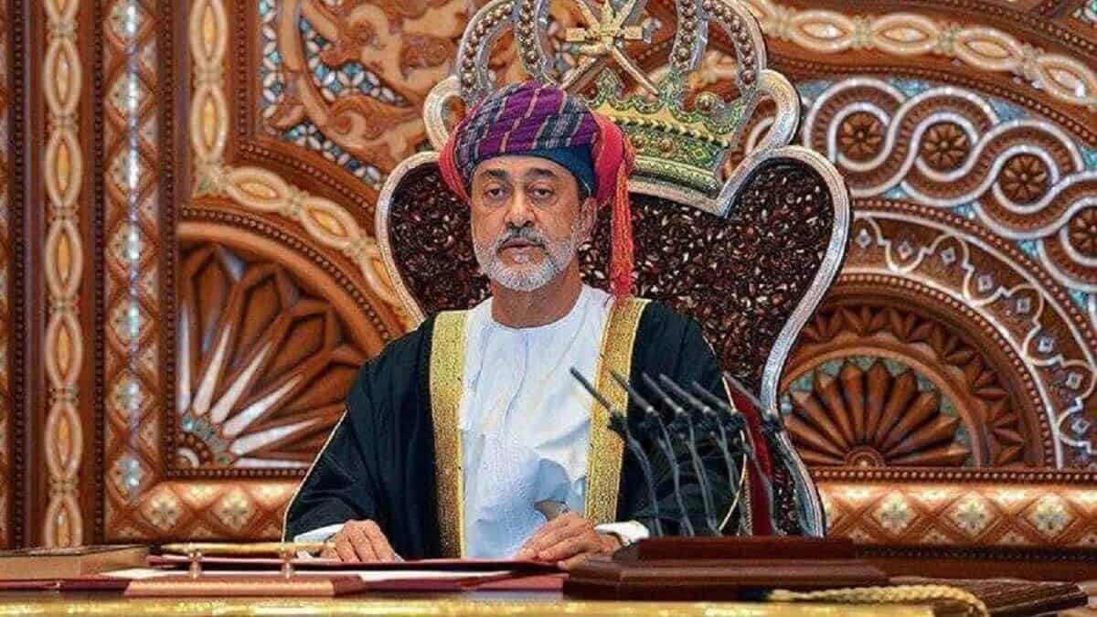 بلغ احتياطي البنك المركزي العماني من النقد الأجنبي 17.6 مليار دولار