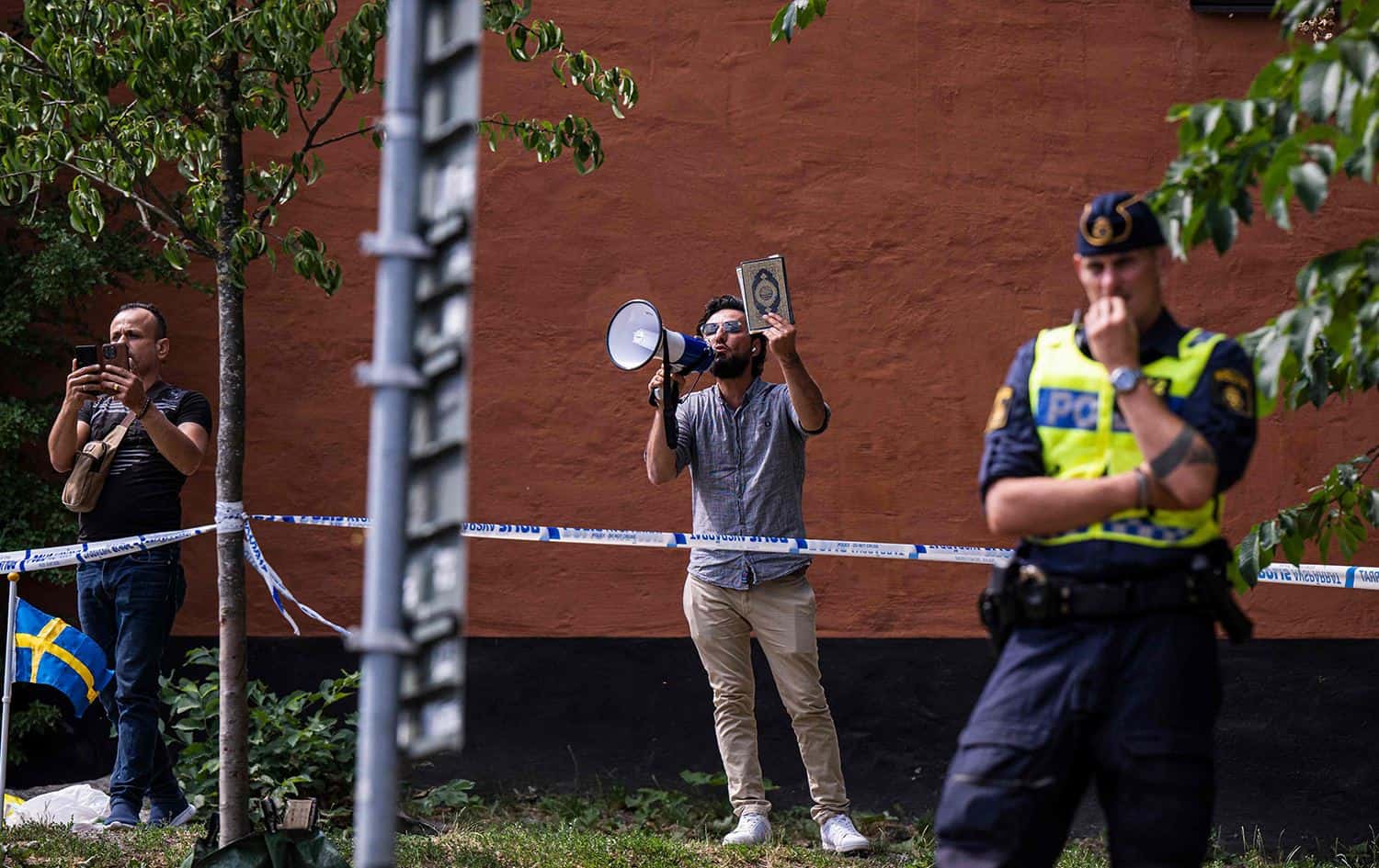 سلوان موميكا