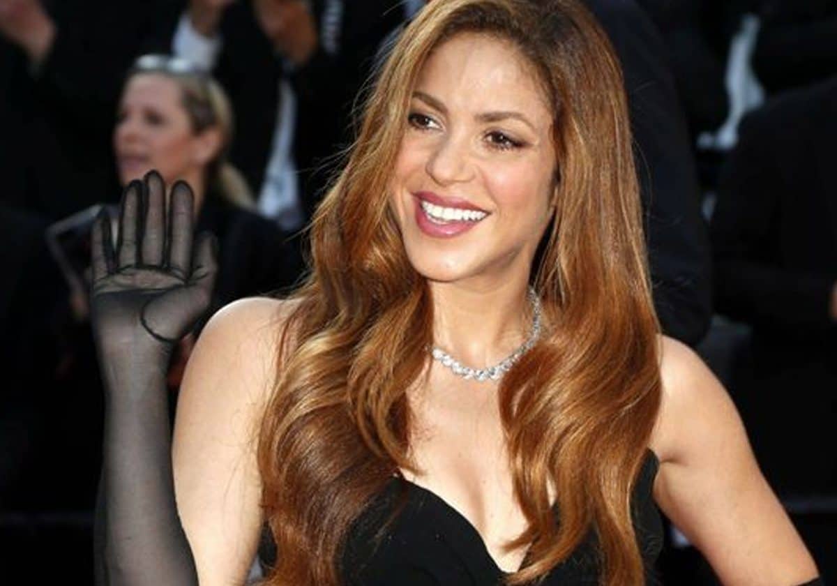 لويس هاملتون مستاء من شاكيرا ويتخذ قراراً صارماً وبيان منها للرد على تهمة جديدة! لويس هاملتون مستاء من شاكيرا ويتخذ قراراً صارماً وبيان منها للرد على تهمة جديدة!