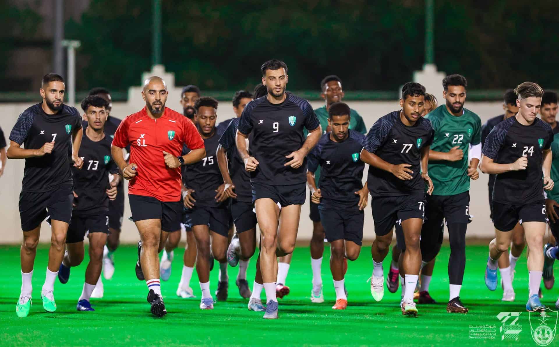 عمر السومة في تدريبات أهلي جدة السعودي