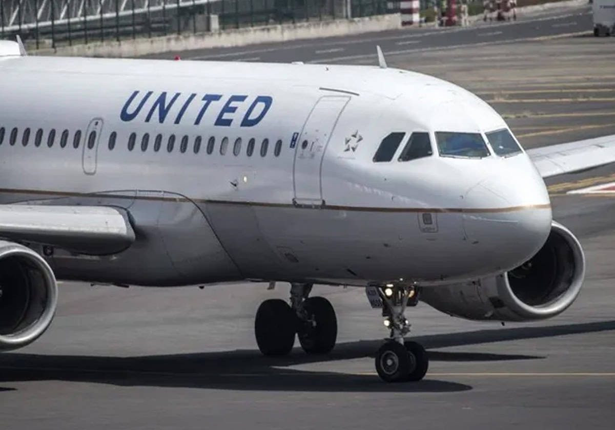 فيديو لقائد طائرة يدعو لإنزال 20 راكبا بسبب أوزانهم الثقيلة.. لماذا طلب ذلك؟ أوزان الركاب والرحلات الجوية