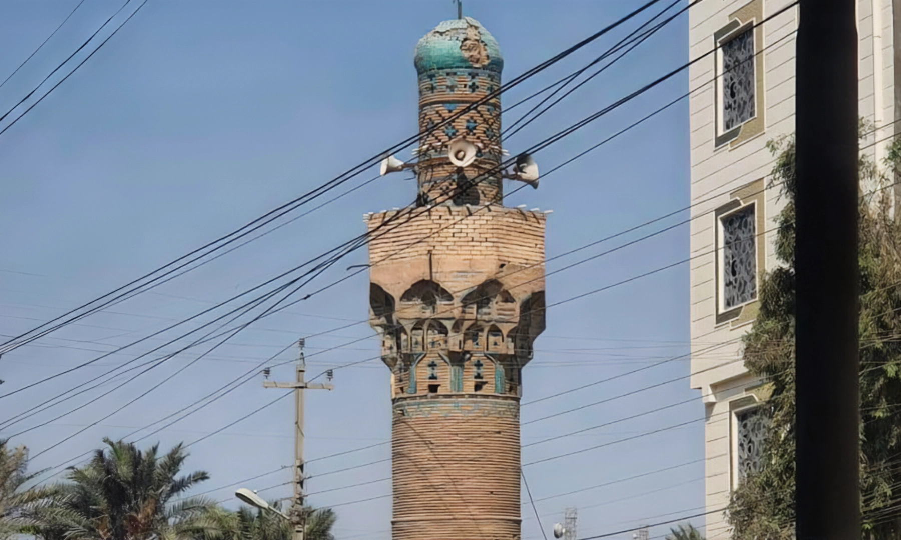 “هدم مئذنة جامع السراجي أمر دُبر بليل”.. رئيس الوقف السني يفجر مفاجأة مئذنة جامع السراجي